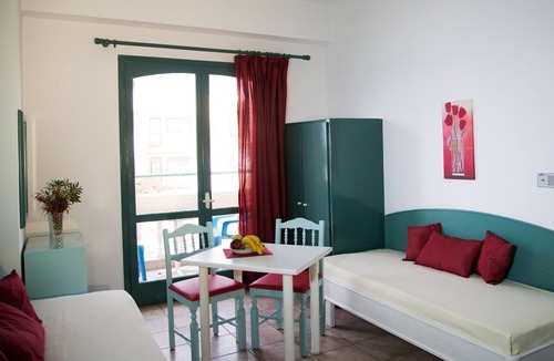 Malia Hotel | Theoni Apartments