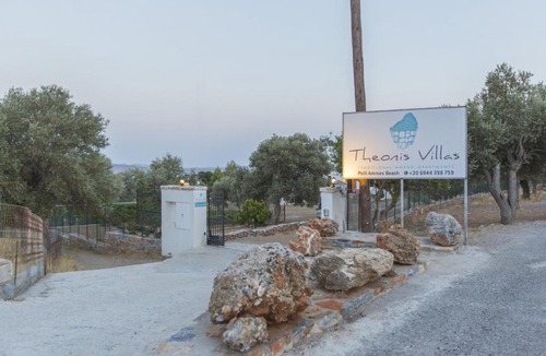 Naxos Apartment | Theonis Villas Naxos 30 meters from the beach