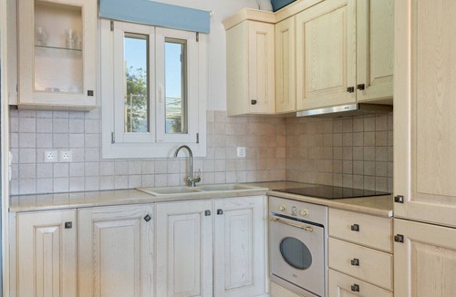 Frourion House | THIMARI. Unique location, one min from the beach!
