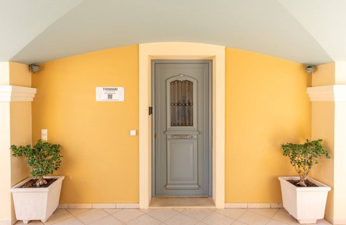 Frourion House | THIMARI. Unique location, one min from the beach!