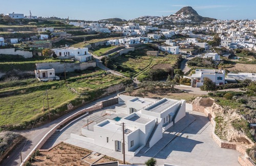 Milos Villa | Thiopetra Villa Pumise