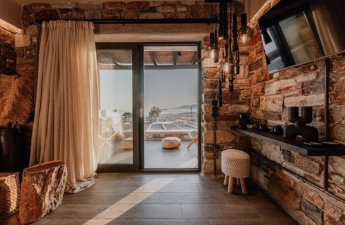 Plaka Villa | Three-Bedroom Superior Villa with Private Pooln