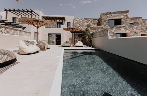 Plaka Villa | Three-Bedroom Villa With Private Pooll n