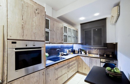 Kinosargous Apartment | Thrilling Athens Penthouse | Hera Penthouse | 2 Bedrooms | Acropolis View