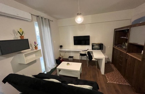 Neos Kosmos Apartment | Tiny Treasure