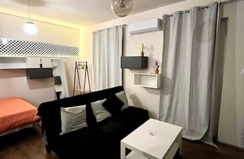 Neos Kosmos Apartment | Tiny Treasure