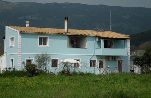 Doukades Apartment | Tom's House 1 between Paleokastritsa n Dassia n Ipsos!