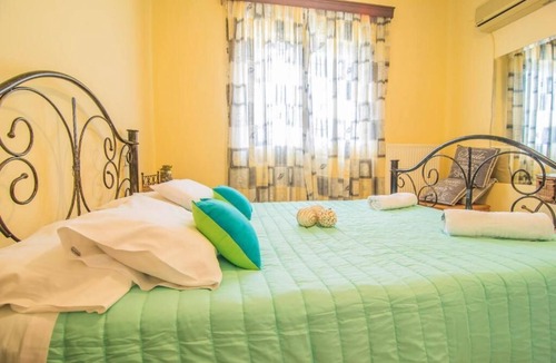 Akrotiri House | Tonia Apartments