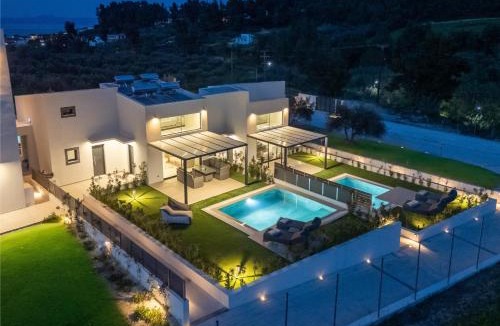 Kassandra Villa | Topaz Suites