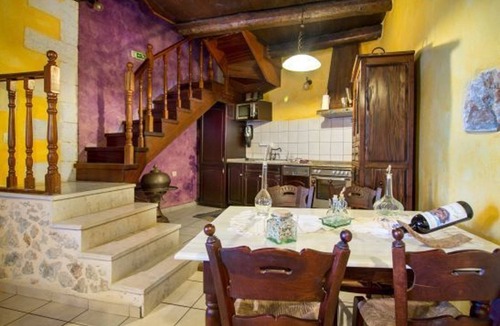 Samonas Villa | Traditional Crete Villa | Villa Purple Malotira | Stunning Views | 1 Bedroom |.