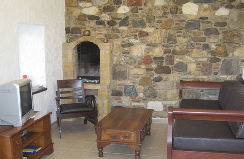 Kos Cottage | Traditional Greek Stone Cottage set in quiet countryside.
