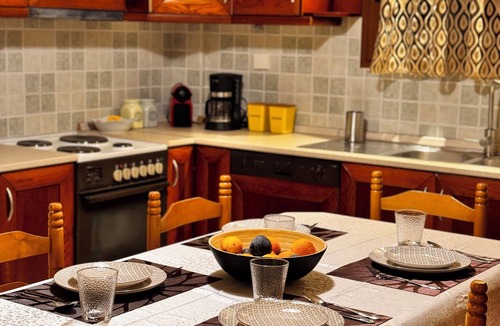 Pylos-Nestoras Villa | Traditional House for Group or Family, 5 minutes from the beach and Golf Course