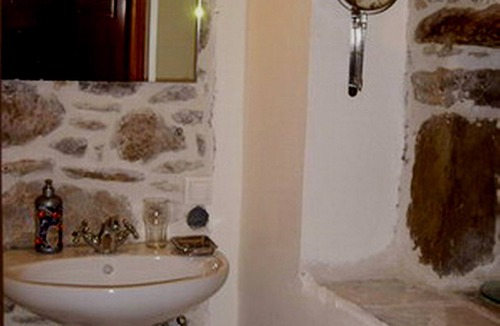 Faistos Cottage | TRADITIONAL LOFT STYLE STONE HOUSE WITH CARACTER