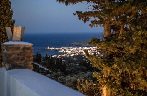 Andros Town Apartment | Traditional Pigeon House with Private Amazing Pool