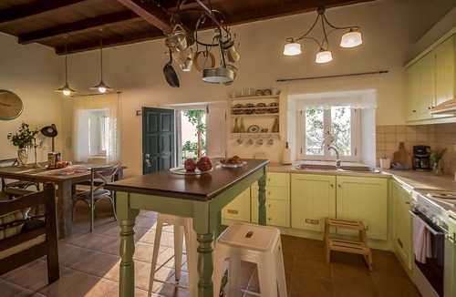 Petaleia Cottage | Traditional stone house