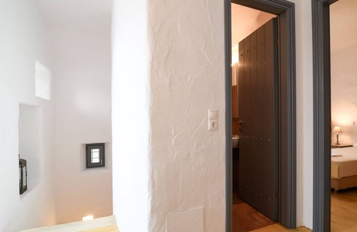 Marpissa Villa | Traditional Villa Amelie