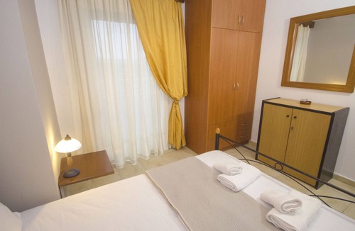 Korfalonas Apartment | Traditional Villa with Apartements in Olive Grove