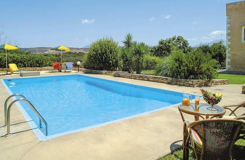 Prinos Villa | Traditional villa with fantastic outdoor space