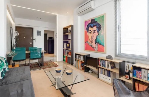 Vardaris Apartment | train station & nightlife close apartment with view