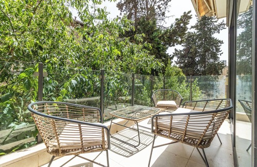 Katamon Apartment | Tranquil, comforatable, sleeps 6. Best Location