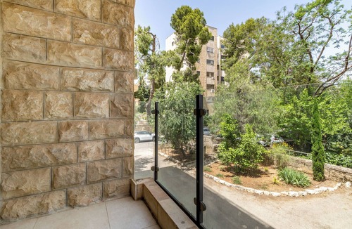 Katamon Apartment | Tranquil, comforatable, sleeps 6. Best Location