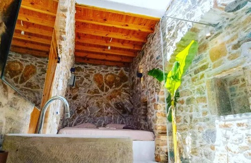 Filoti House | Tranquility Combined with Discreet Luxury!