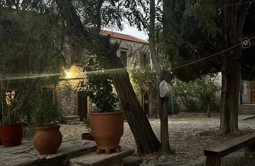 Chios Apartment | Tremendous 3-bedroom apartment next to the harbor in charming Chios