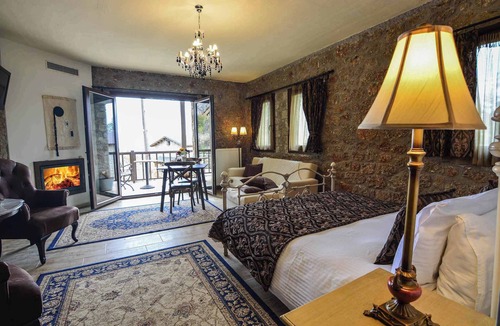 Mesaia Trikala Bed & Breakfast | Trikalon Muses Art Suites - Erato Cozy Suite
