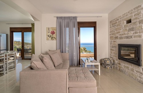 Agios Vasileios Villa | Triopetra view villa 2 Άνετη βίλα με φανταστική θέα στο Κρητικό πέλαγος