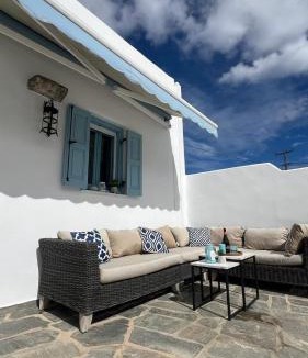 Kalithies House | 'TSI TSI' traditional home & private Pool'