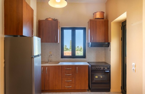 Omales Apartment | Tsopakas Artsi maisonette,Near tavern,Beach,Mani