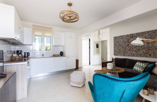 Kavros House | TSV 8, Modern 3 bedroom house close to the beach