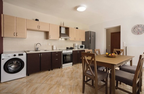 Kalpaki Apartment | Tumeremos Apartment | Peaceful Garden Retreat | 3BR | BBQ | Near the Sea