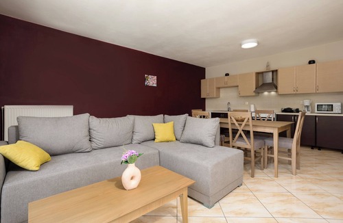 Kalpaki Apartment | Tumeremos Apartment | Peaceful Garden Retreat | 3BR | BBQ | Near the Sea