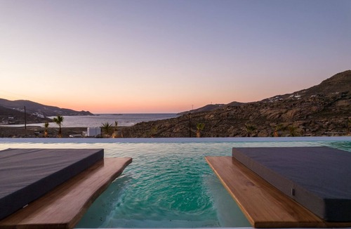 Mykonos House | Twin Villas,Luxury Designed,Fantastic Location,Close to Beach!Up to 26 persons