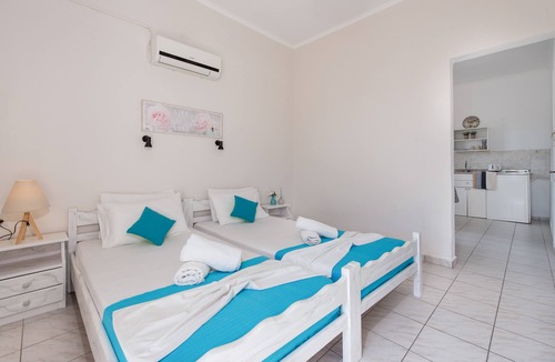 Alykes Apartment | Two Bedroom Apartment (4 pax) - The Lofos Studios