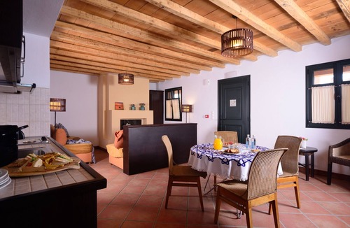 Varos Hotel | Two Bedroom Residence - Split Level/The Varos Residences Hotel