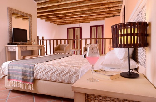 Varos Hotel | Two Bedroom Residence - Split Level/The Varos Residences Hotel
