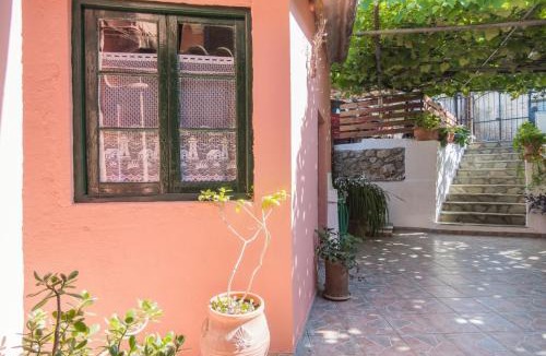 Doukades House | Tzeris House