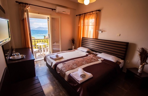 Aegina Hotel | Ulrika Hotel
