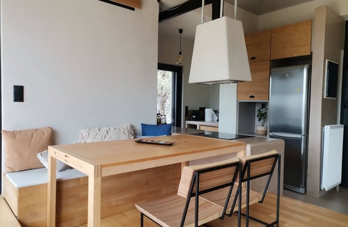 Vlakhia House | Une Villa Avec Confort et Vue, Juste à Côté de la mer et la Montagne