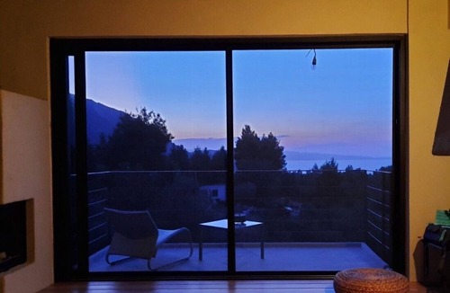 Vlakhia House | Une Villa Avec Confort et Vue, Juste à Côté de la mer et la Montagne