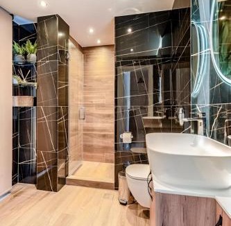 Vardaris Apartment | Unique Experience in Modern Apartment with Balcony & City Views