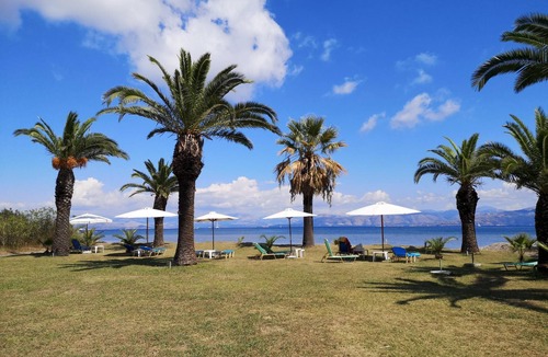 Agios Petros Apartment | Unique located holiday apartment directly at the sea, own beach access, Wifi | A