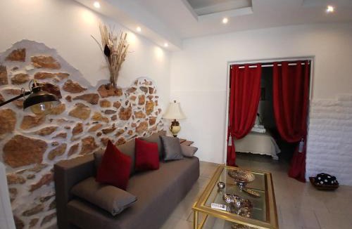 Elliniko-Argyroupoli Apartment | Urban Aspalathus