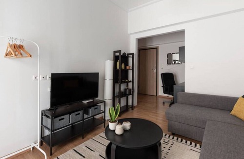 Ampelokipoi Apartment | Urban Chic Hideaway Near Athens Center & Metro