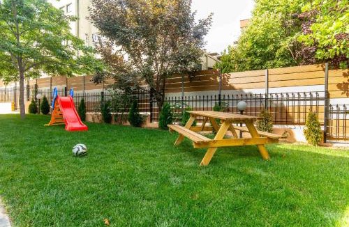 Kalamaria Villa | Urban Oasis - Heated Pool Villa in Thessaloniki