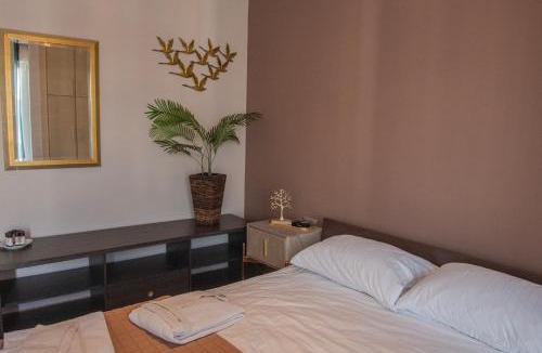 Piraeus Apartment | Urban Oasis, Stylish Short Stay Apartment in Piraeus Center