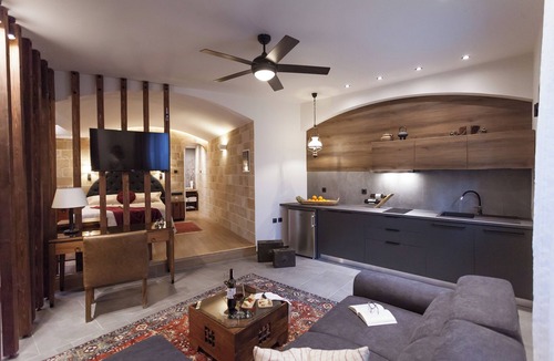 Rhodes Old Town House | utopia luxury suites