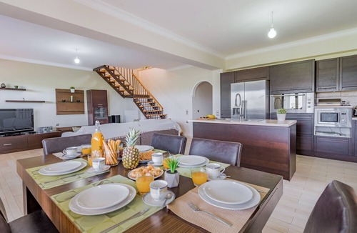Neromilos House | V and H - 4 bedrooms holiday house